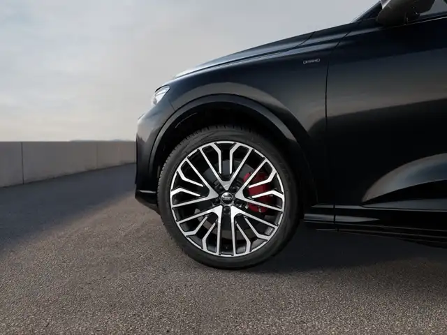 Audi Q5 view 6