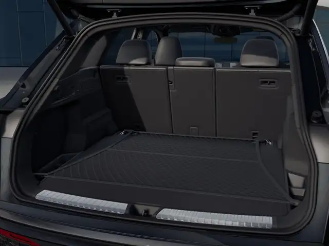 Audi Q5 view 12