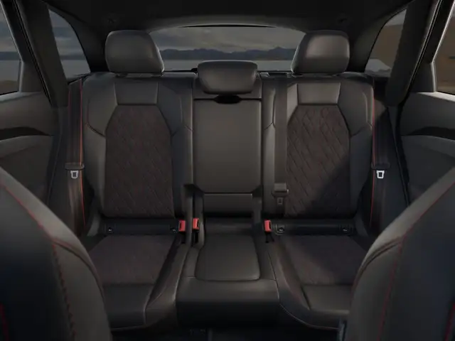 Audi Q5 view 10