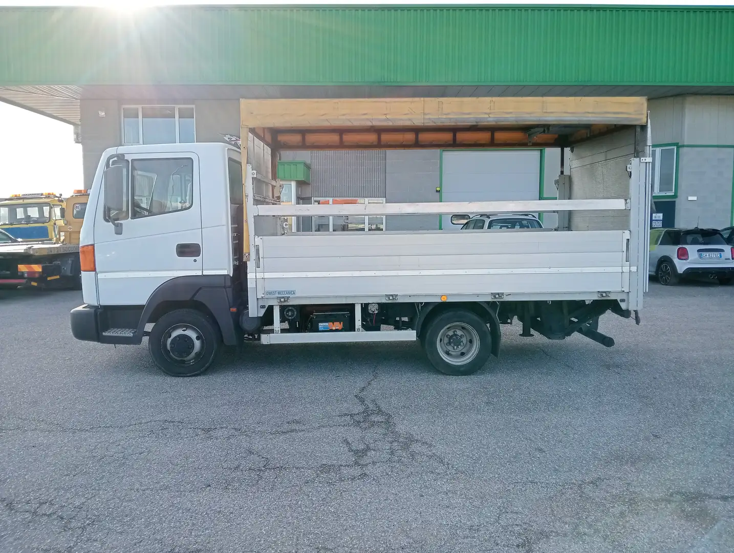 Nissan ATLEON VI SA TK56 CENTINA SPONDA White - 2