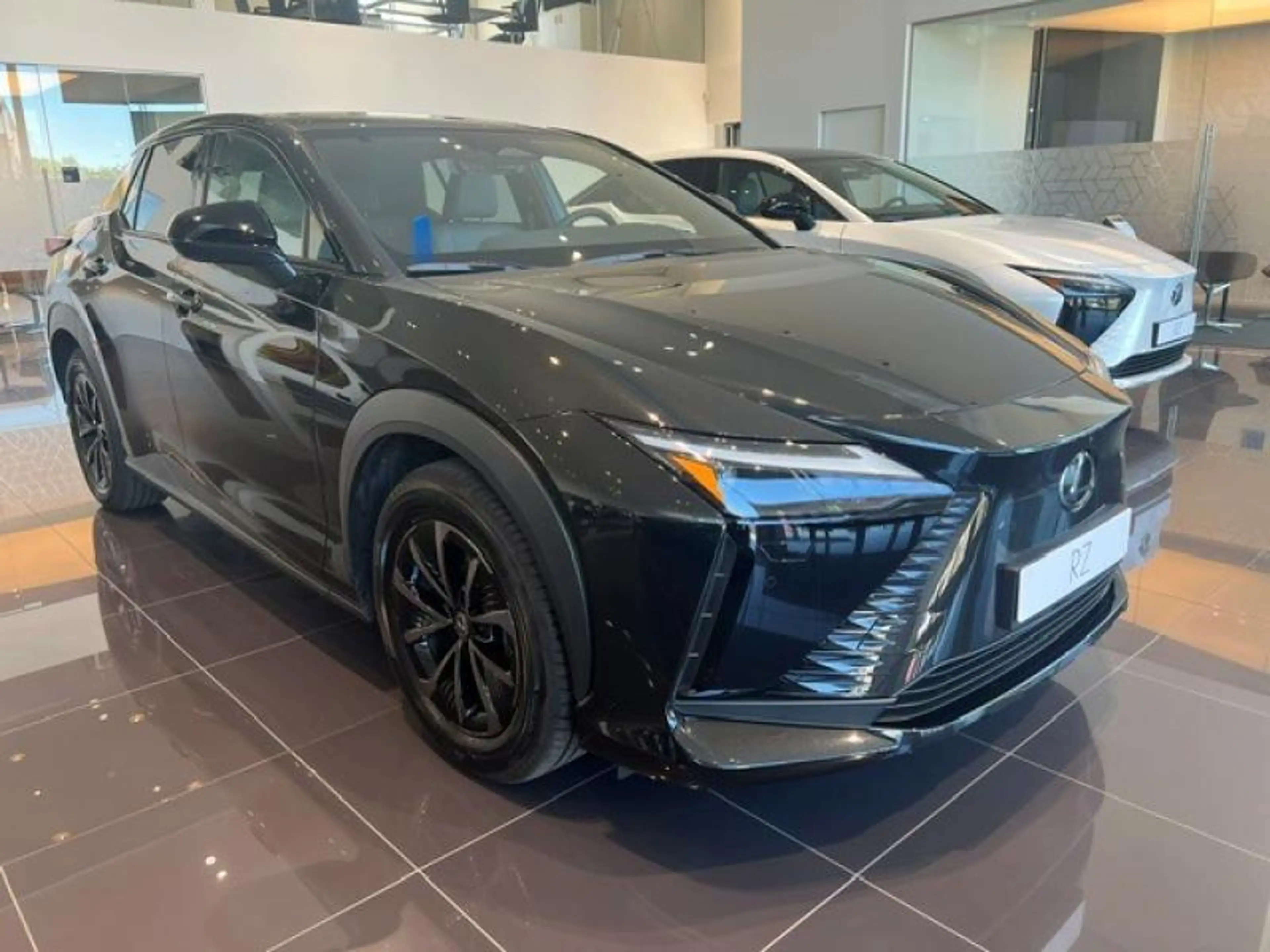 Lexus RZ Executive Line — photo 2