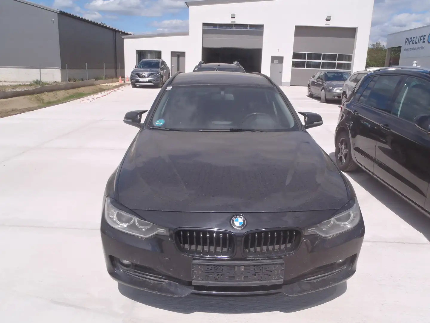 BMW 320 320d Touring Aut. Schwarz - 1