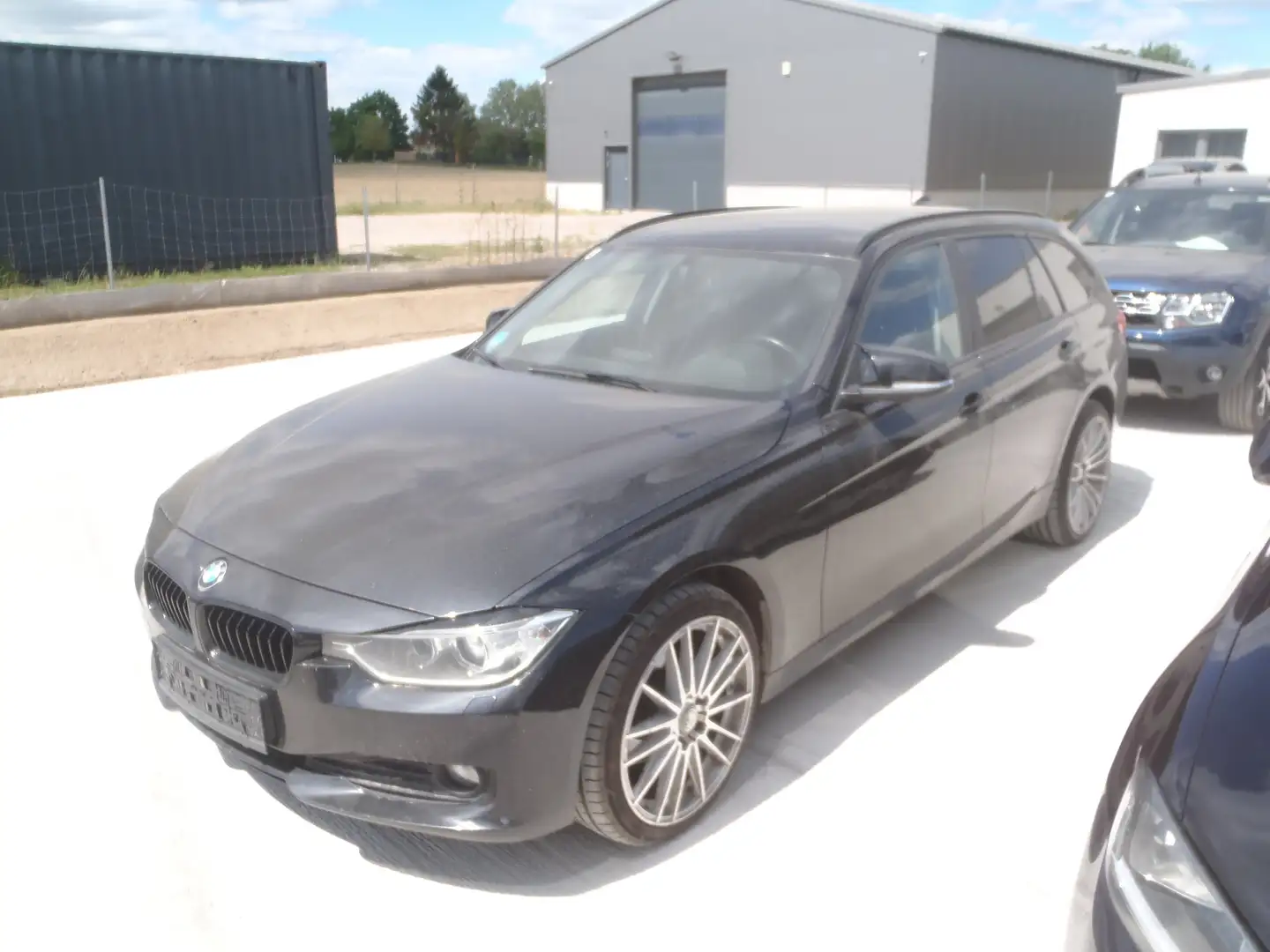 BMW 320 320d Touring Aut. Schwarz - 2
