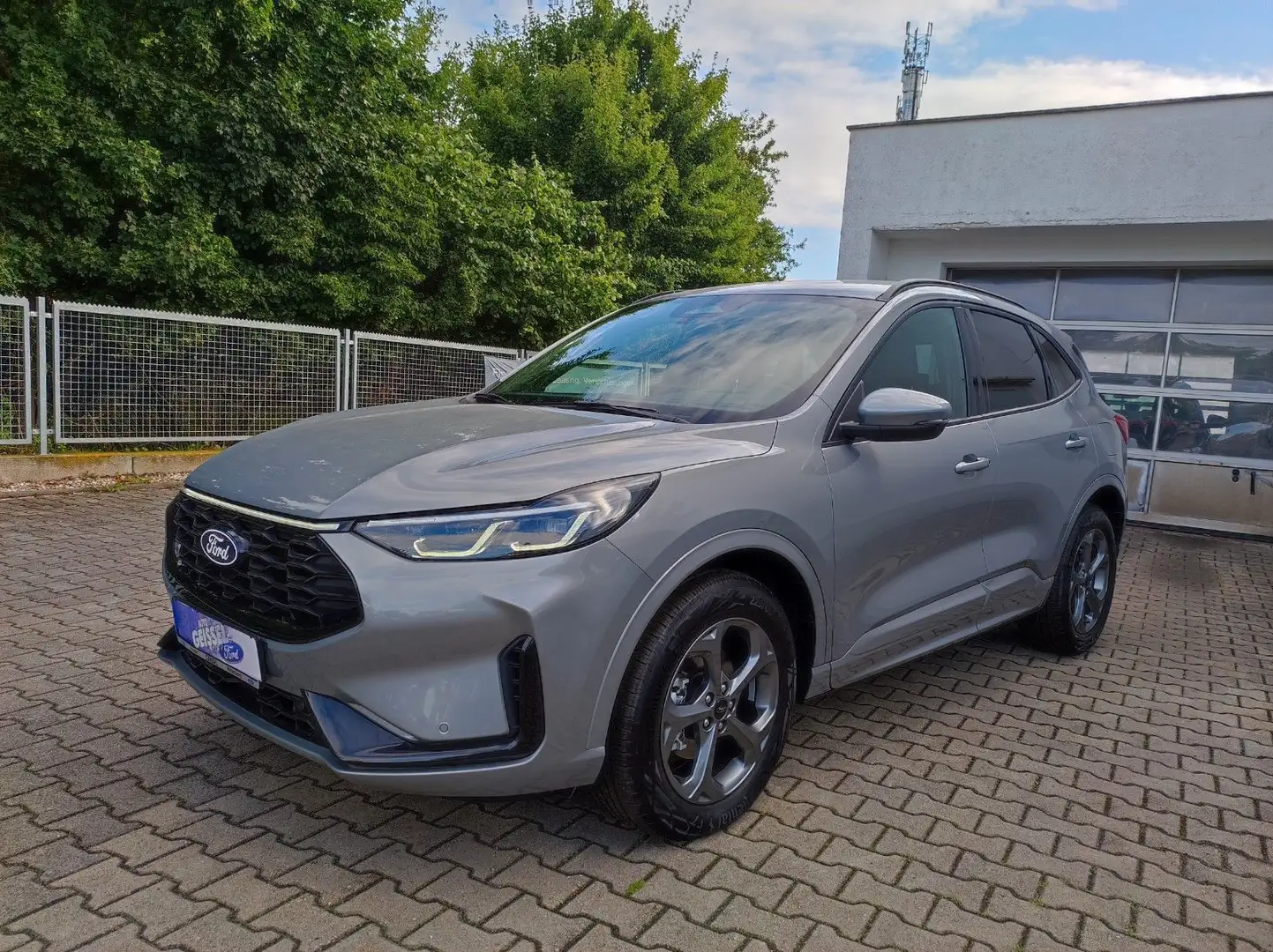 Ford Kuga ST-Line FHEV NAVI LED KeyFree Winterp AWD Silber - 1