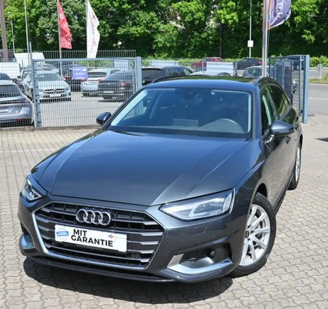 Audi A4 Avant 40 2.0 TDI advanced Navi LED PDC 1.Hd. Grau - 1