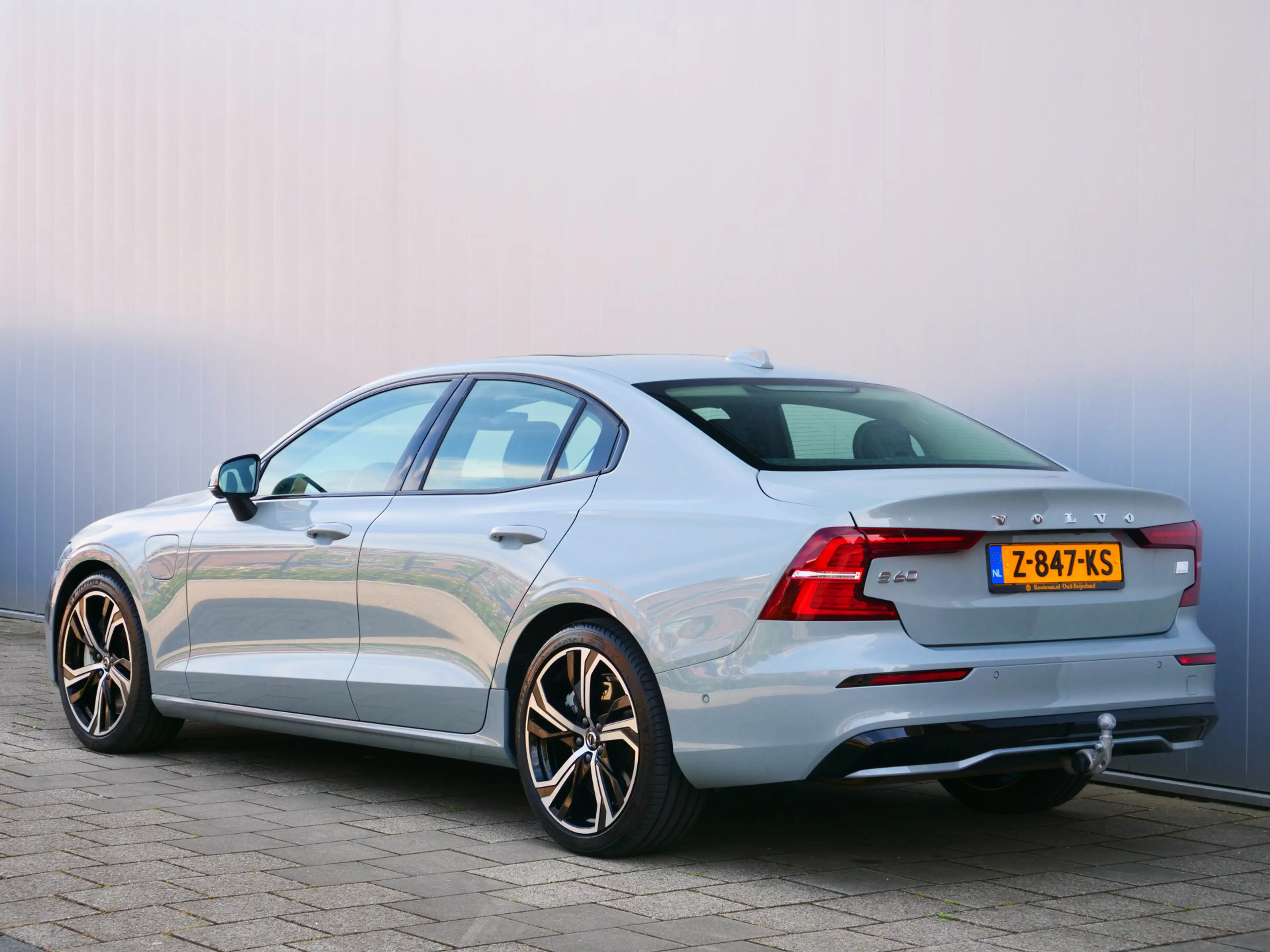 Volvo S60 2.0 Recharge T6 350Pk AWD Ultimate Dark Trekhaak / — photo 3