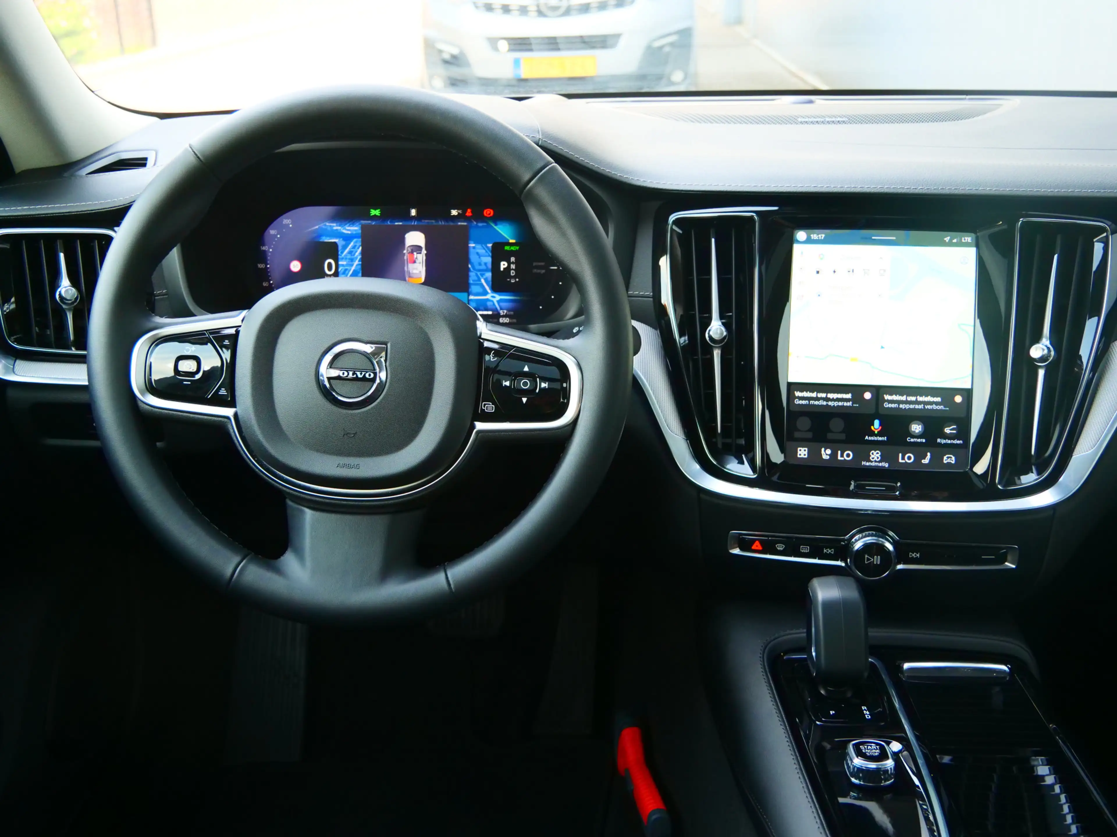 Volvo S60 2.0 Recharge T6 350Pk AWD Ultimate Dark Trekhaak / — photo 2