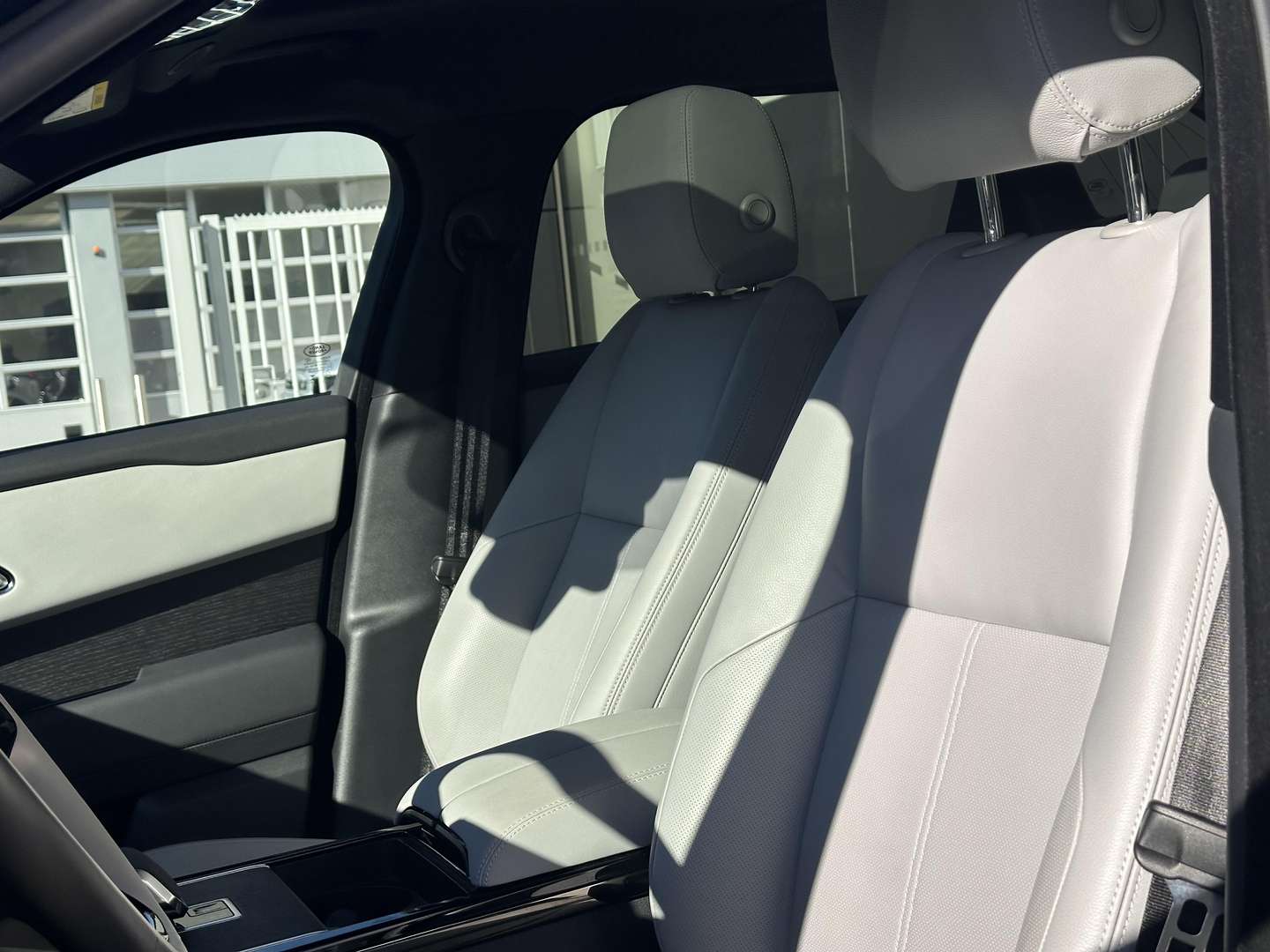 Land Rover Range Rover Velar P400e Dynamic SE AWD -  - Joinsteer - #3