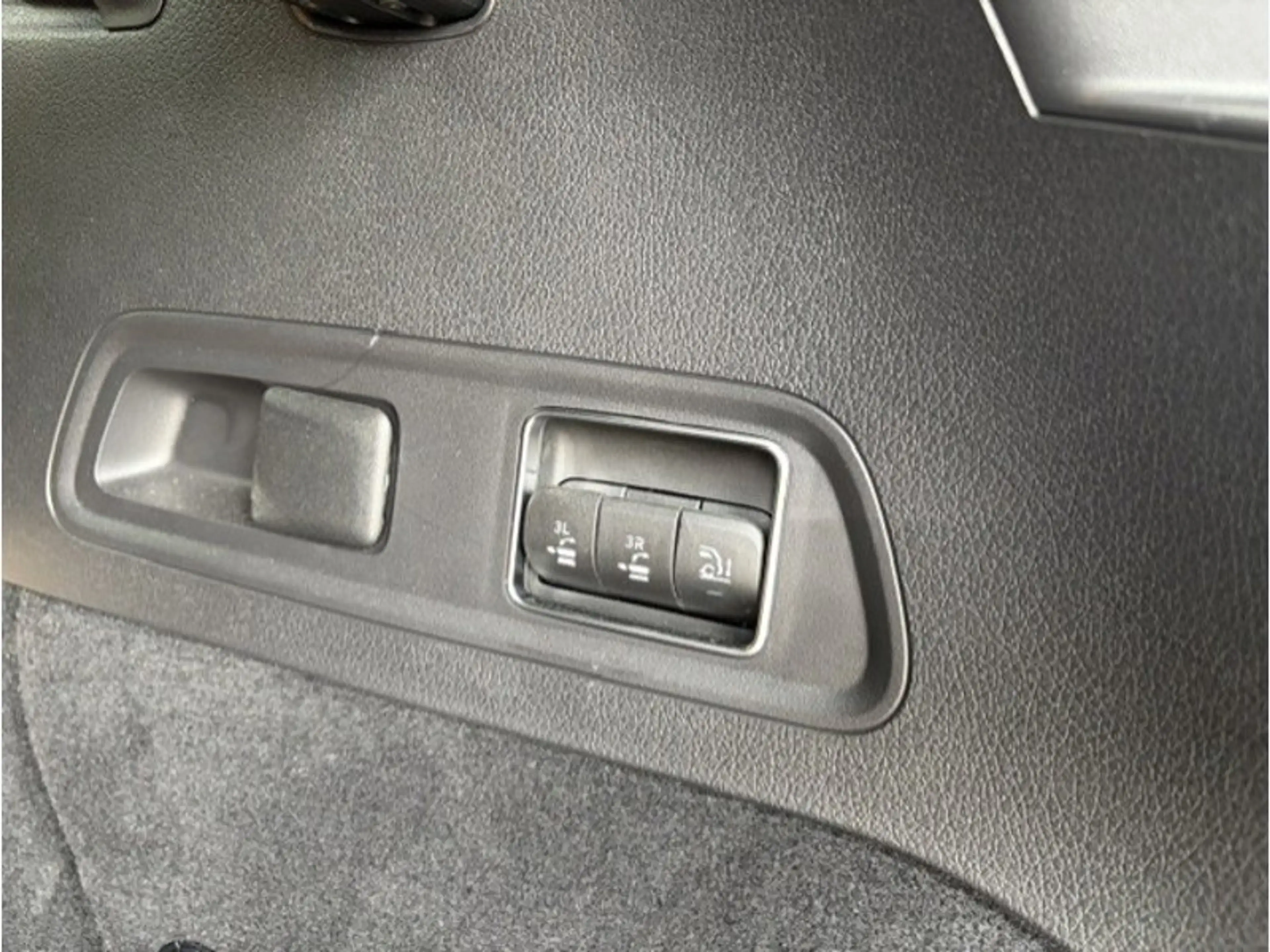 Mercedes-Benz GLS 450 4 MATIC AMG Pack Night 7 places — photo 13