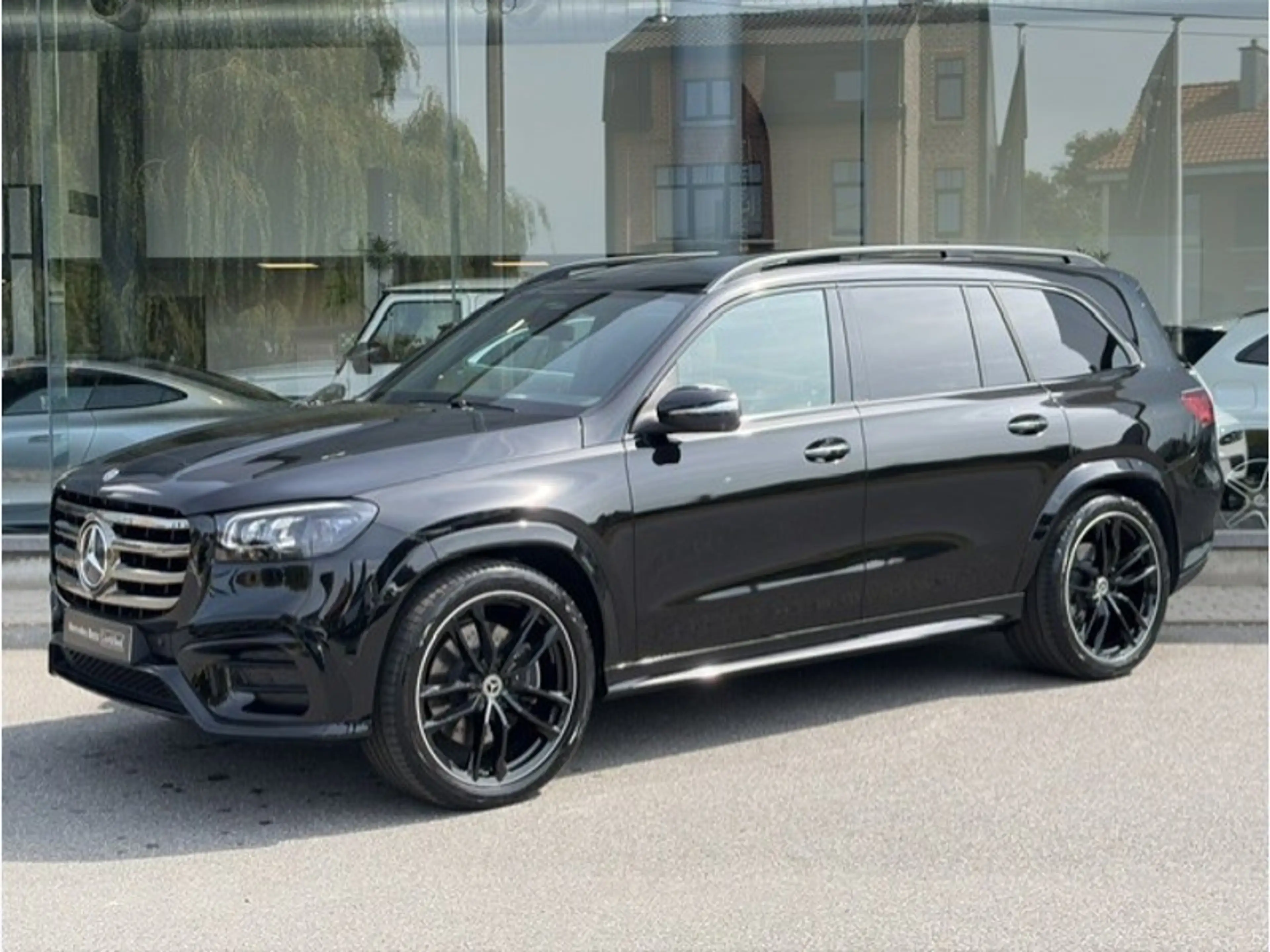 Mercedes-Benz GLS 450 4 MATIC AMG Pack Night 7 places — photo 4