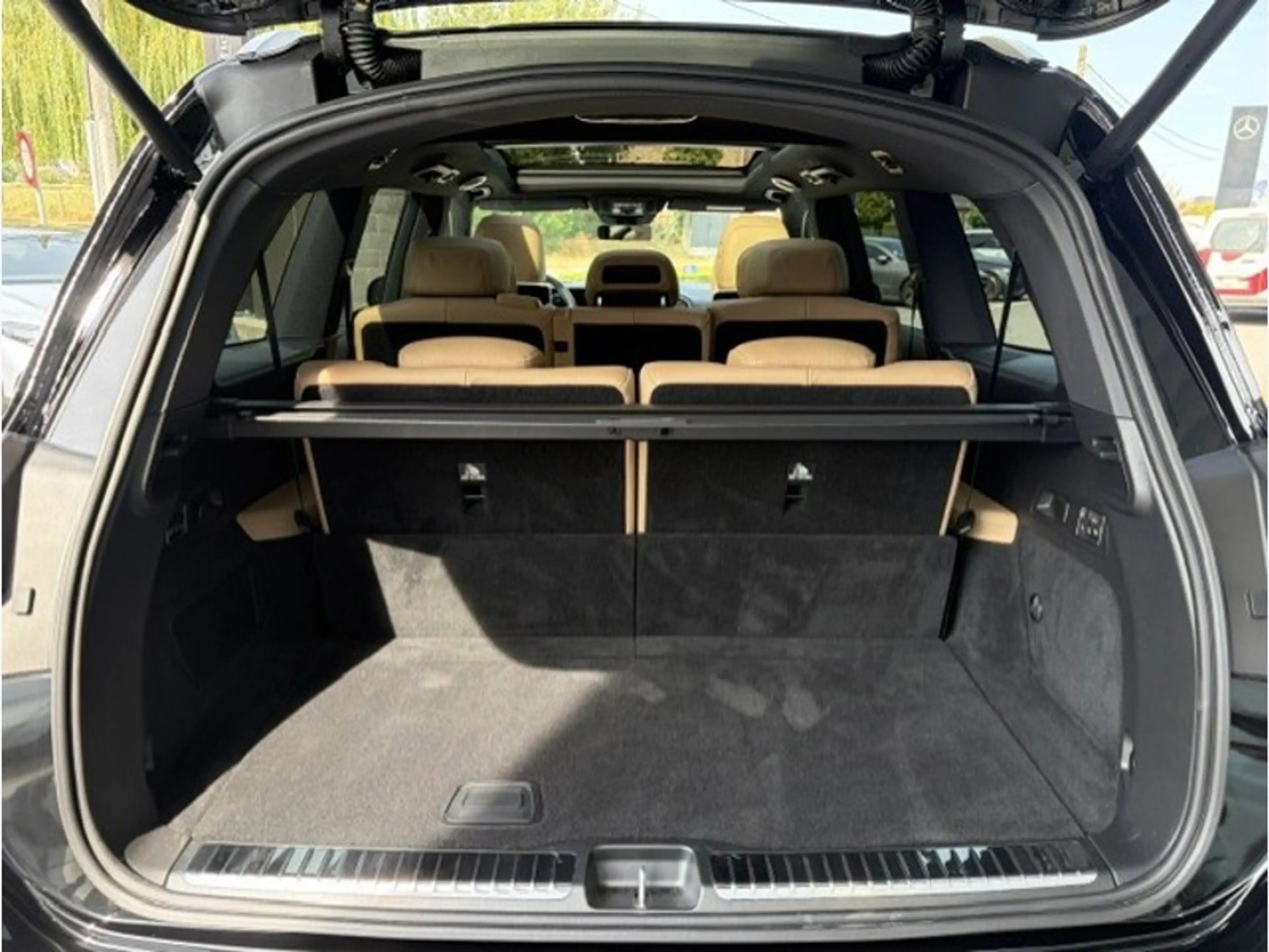 Mercedes-Benz GLS 450 4 MATIC AMG Pack Night 7 places — photo 11