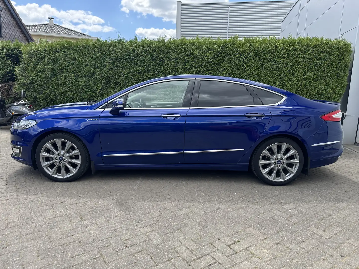 Ford Mondeo 2.0 Vignale Hybride HEV Blauw - 2