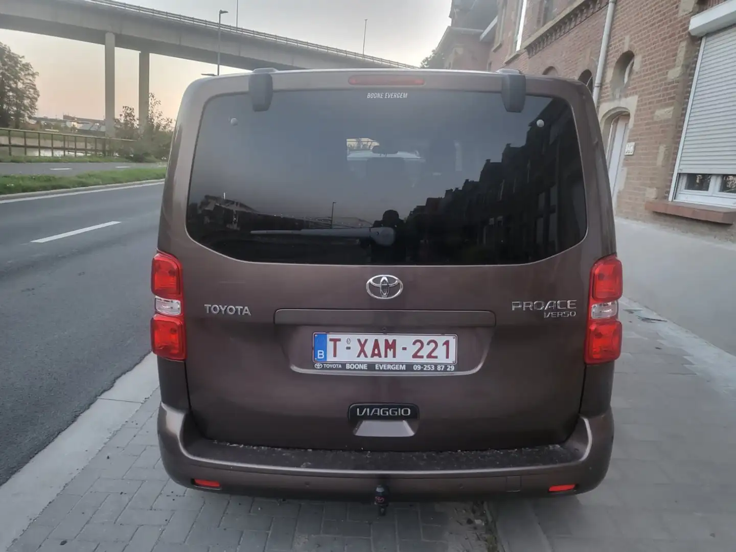 Toyota Proace Proace 1,6-l-D-4D L2 (8-Si.) Verso Family Comfort Brun - 2
