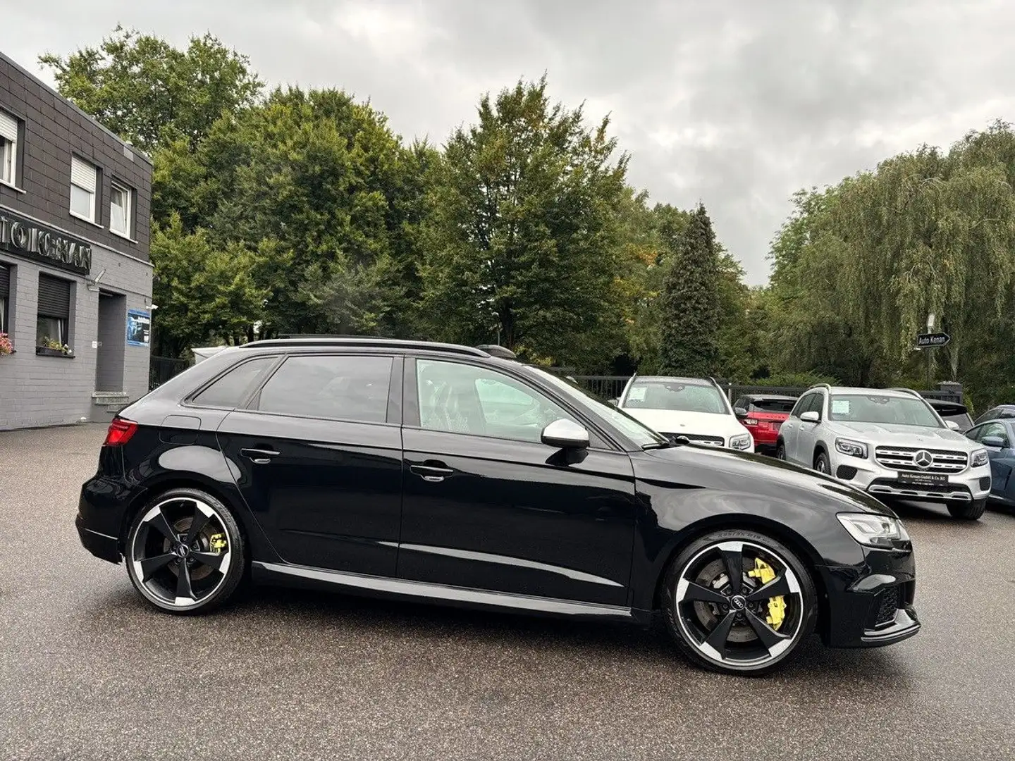 Audi RS3 SB quattro Pano/280km/h/B&O/Matrix/RS-Sitze Schwarz - 2