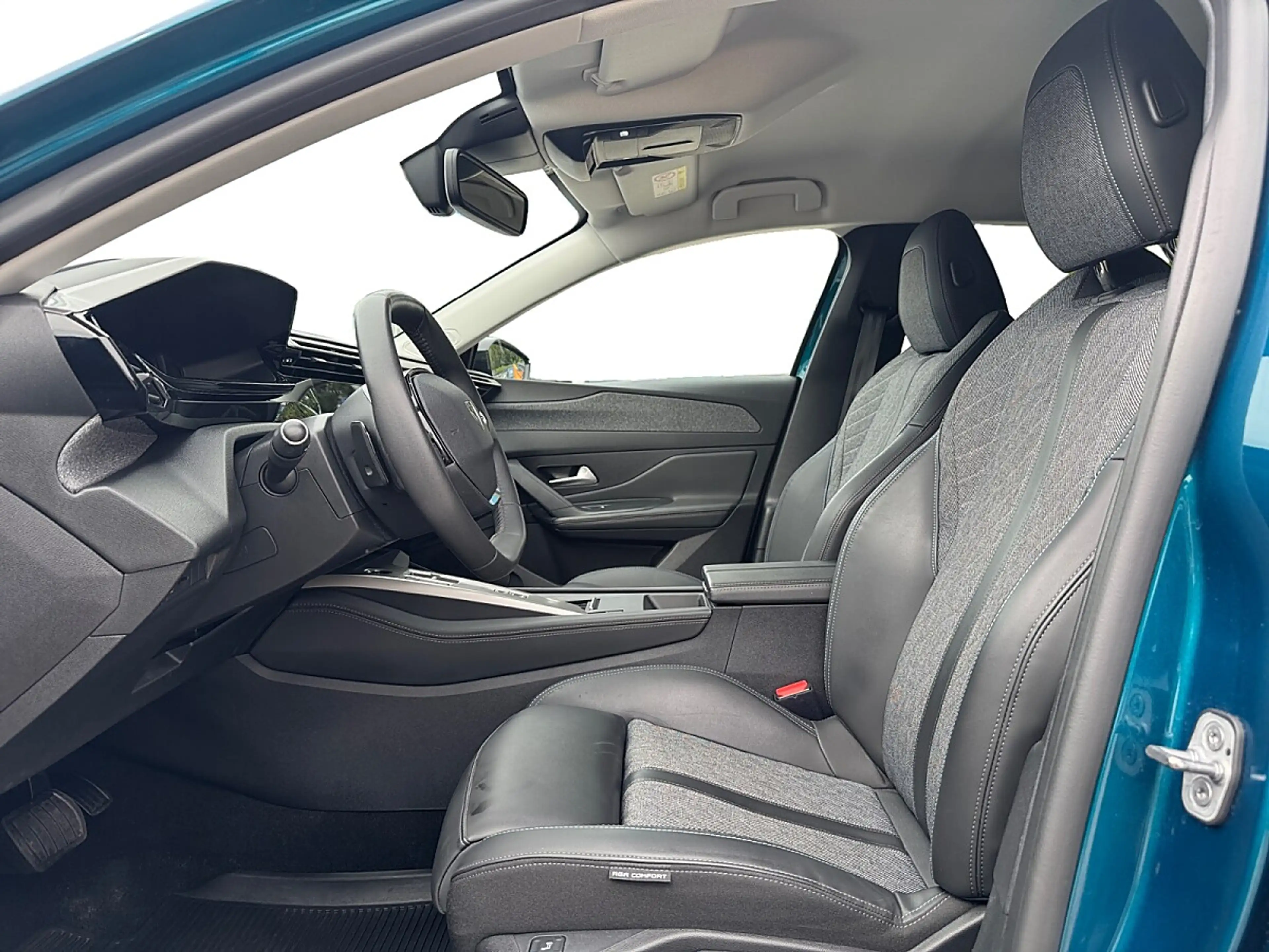 Peugeot 408 PureTech 130 S&S EAT8 Allure Pack — photo 9