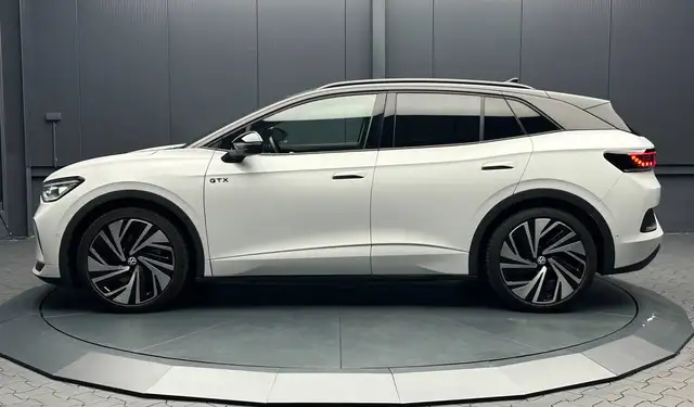 Volkswagen Id.4 view 2