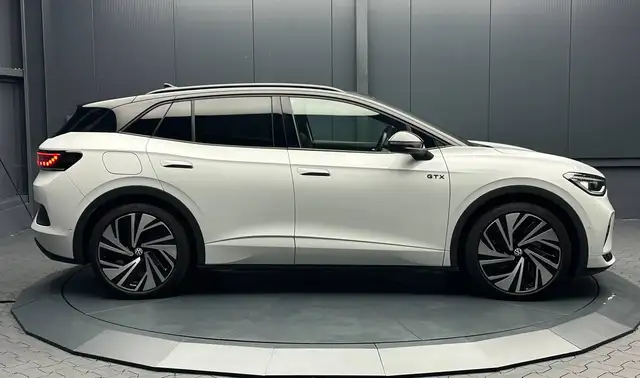 Volkswagen Id.4 view 6