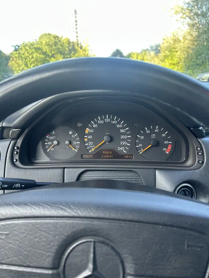 Mercedes-Benz E 240 Avantgarde, foto 9