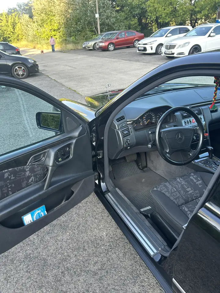 Mercedes-Benz E 240 Avantgarde, foto 7