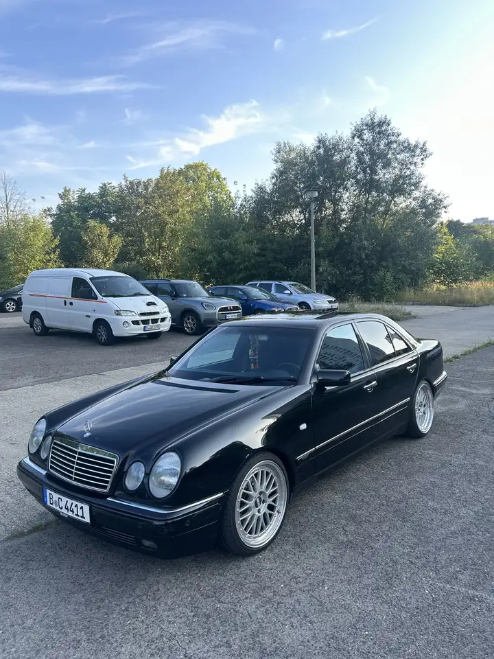 Mercedes-Benz E 240 Avantgarde, foto 2