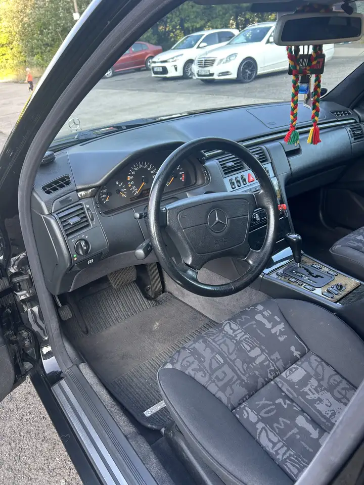 Mercedes-Benz E 240 Avantgarde, foto 8