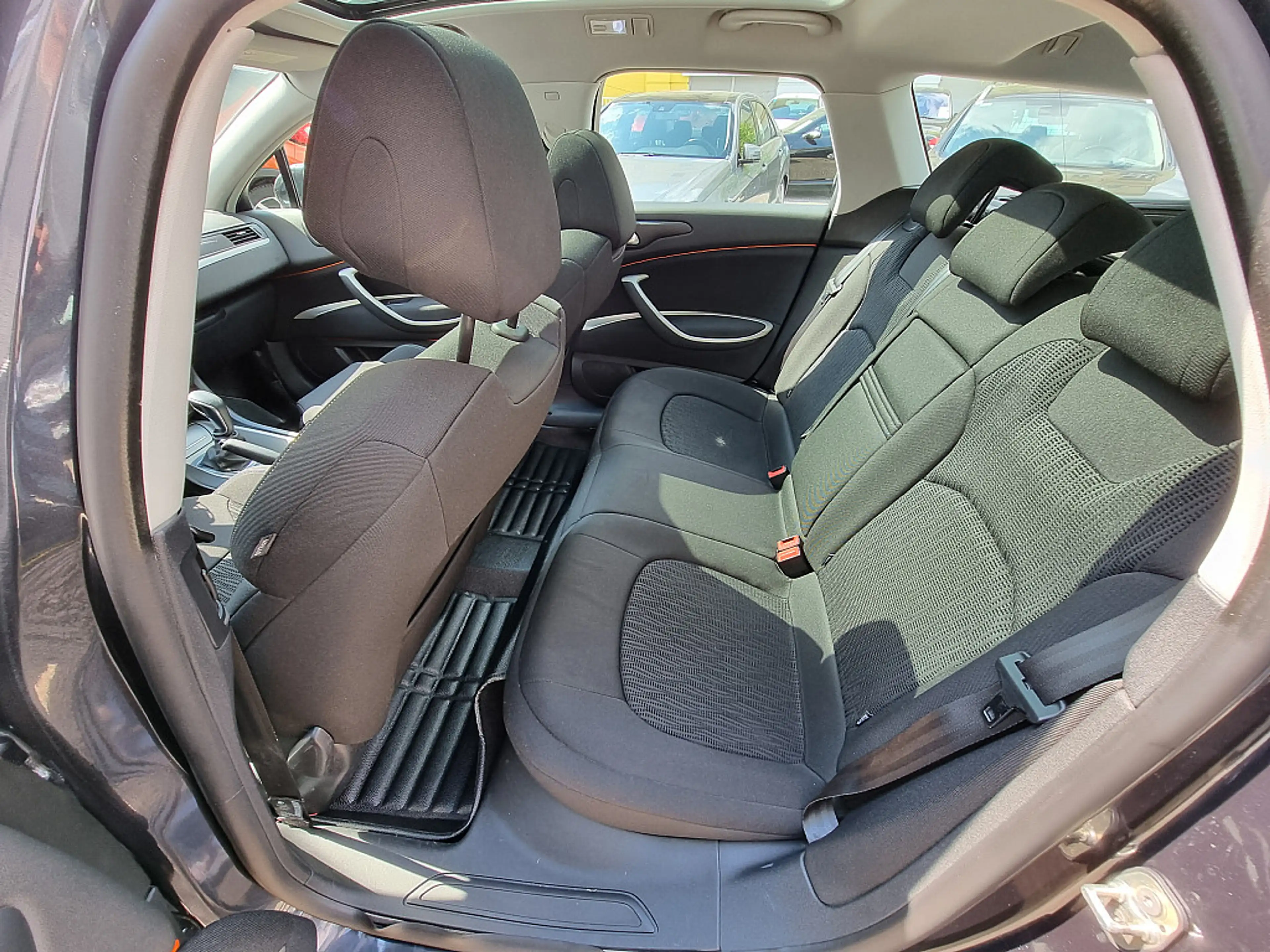 Citroen C5 Tourer e-HDi 115 EGS6 Seduction Airdream — photo 10
