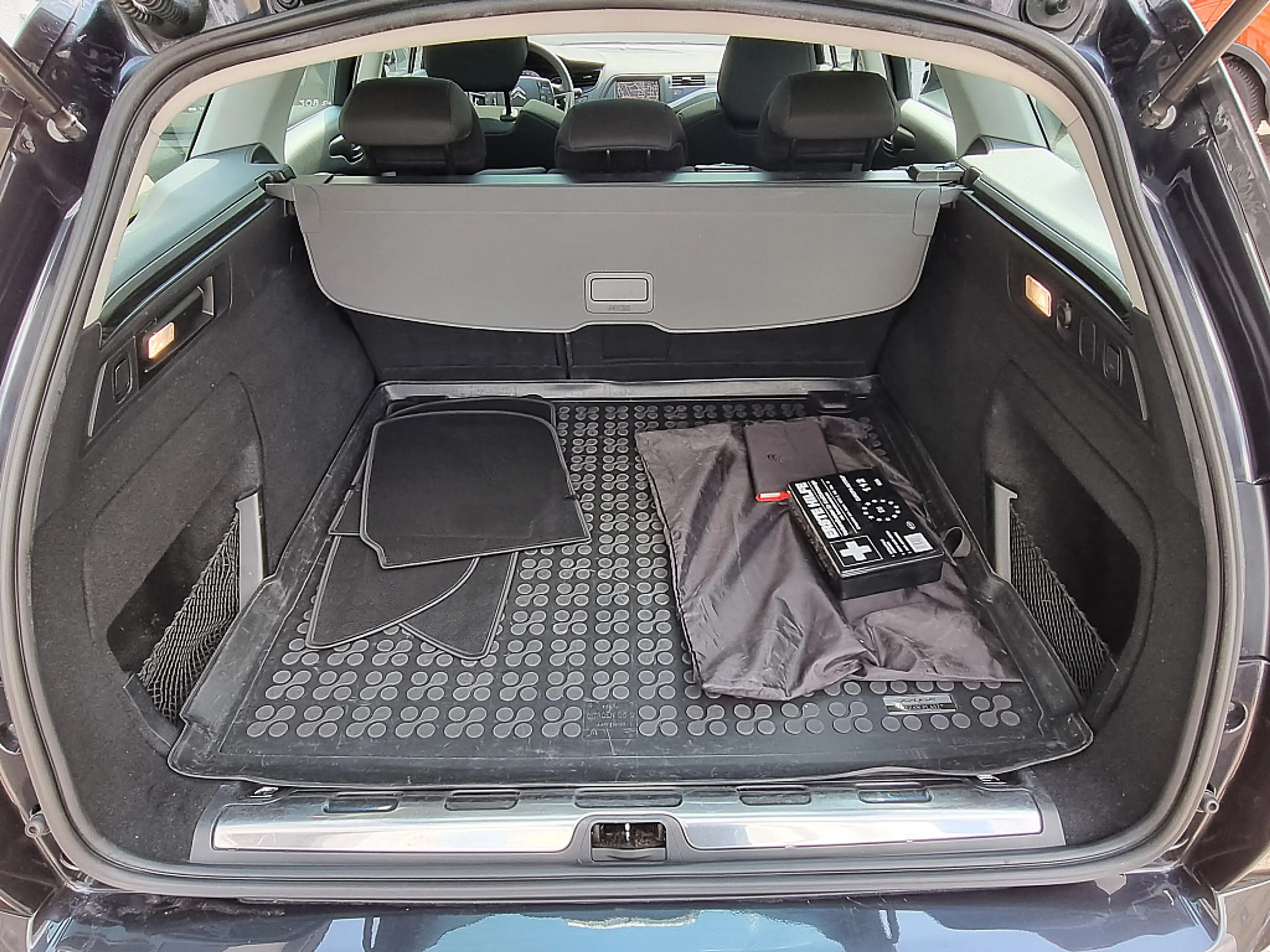 Citroen C5 Tourer e-HDi 115 EGS6 Seduction Airdream — photo 13
