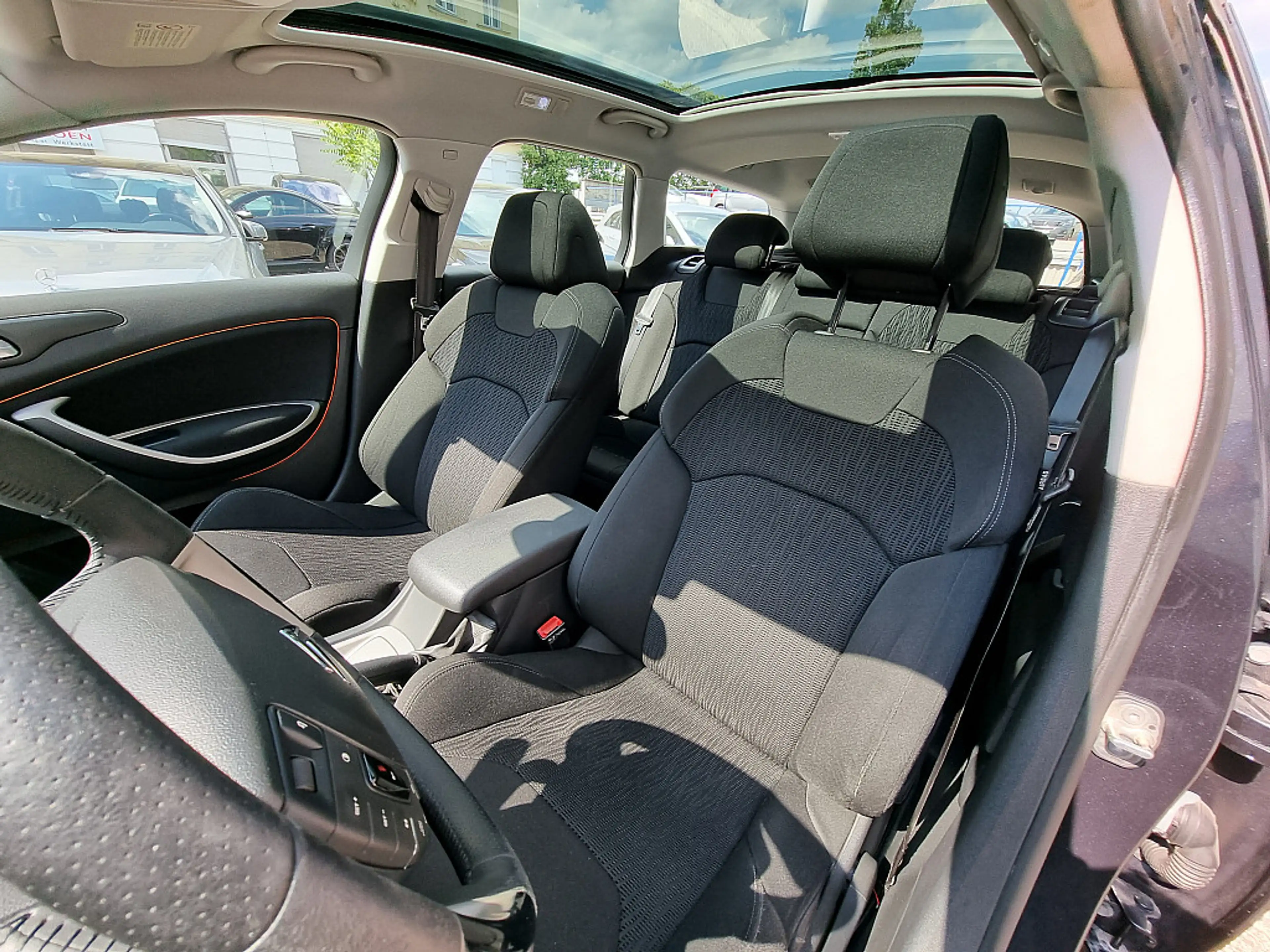 Citroen C5 Tourer e-HDi 115 EGS6 Seduction Airdream — photo 9