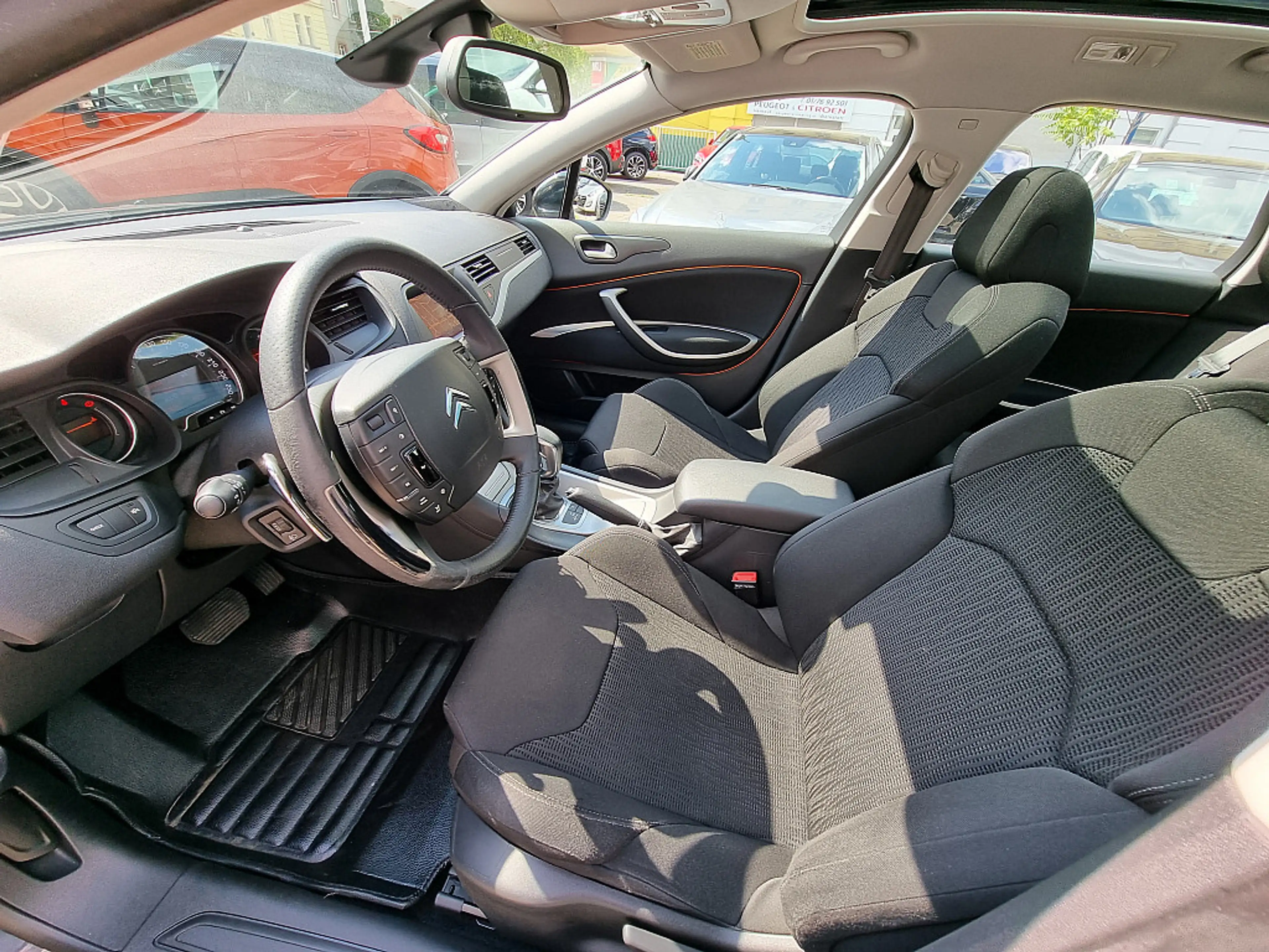 Citroen C5 Tourer e-HDi 115 EGS6 Seduction Airdream — photo 8