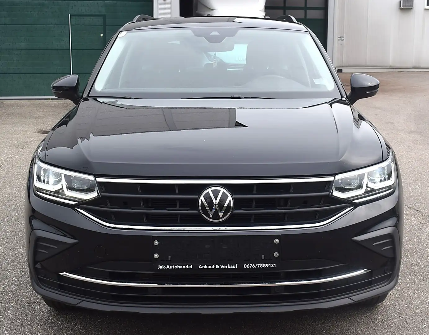 Volkswagen Tiguan 2,0 TDI Life DSG Schwarz - 2