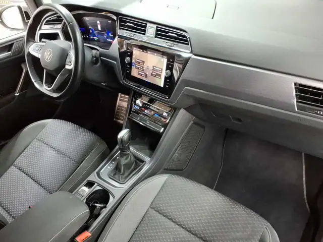 Volkswagen Touran view 9