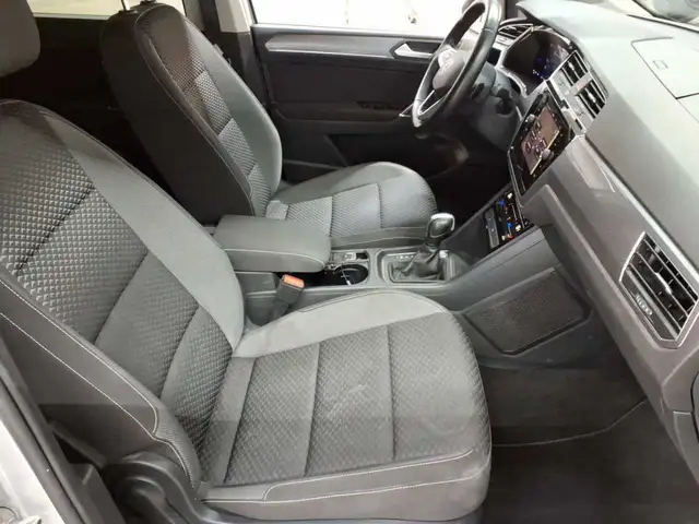 Volkswagen Touran view 8