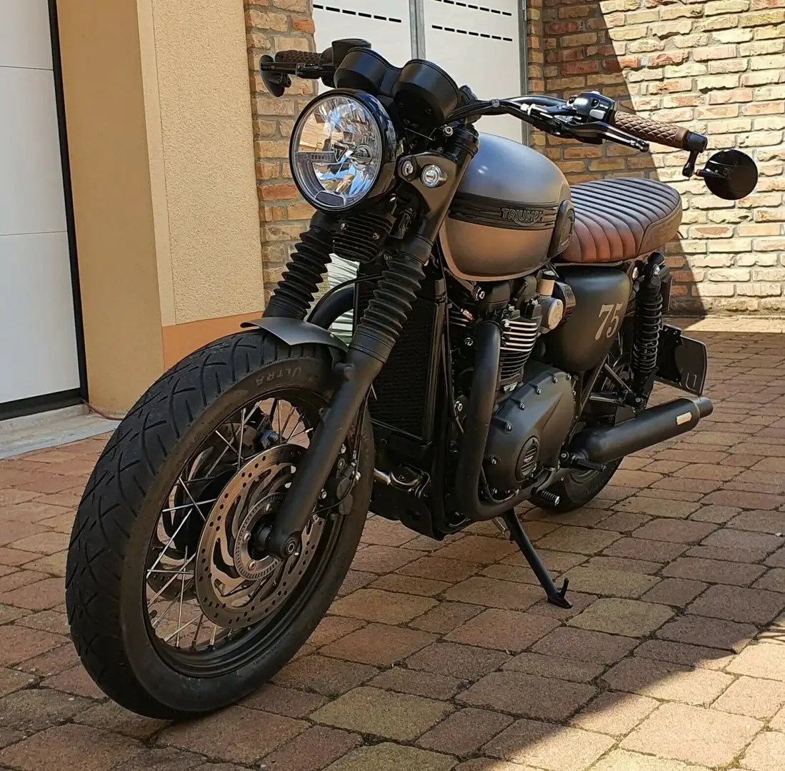 Triumph Bonneville T120 Gris - 1