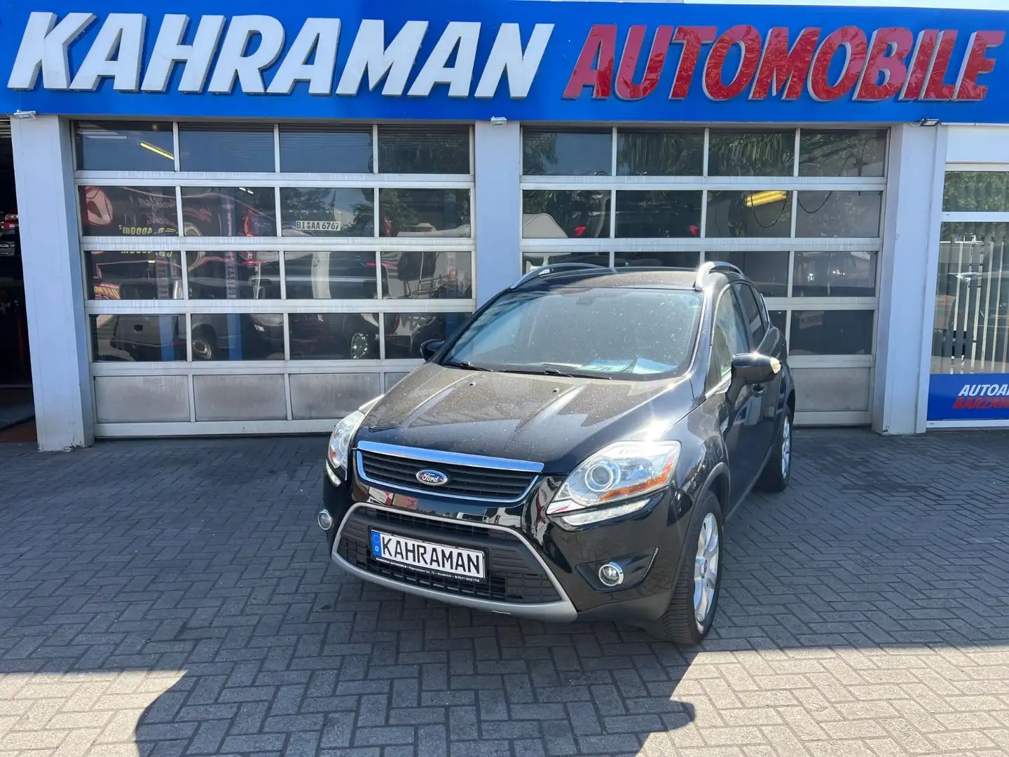 Ford Kuga Titanium Schwarz - 1