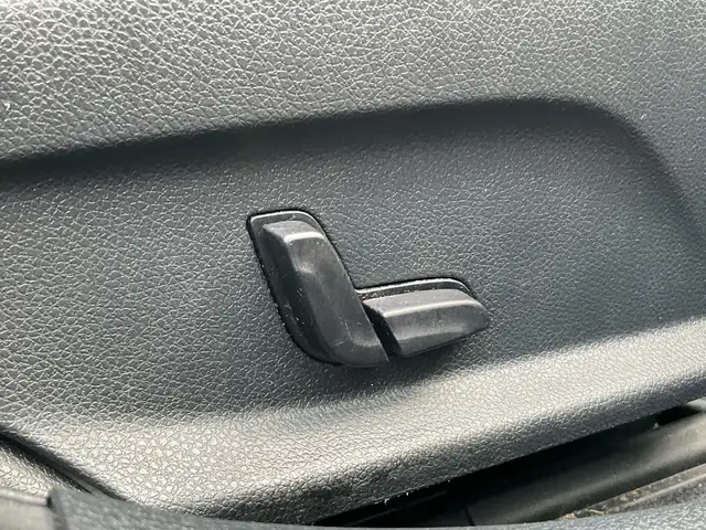 Mercedes-Benz C view 11