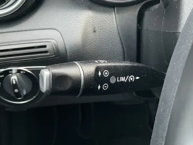 Mercedes-Benz C view 9