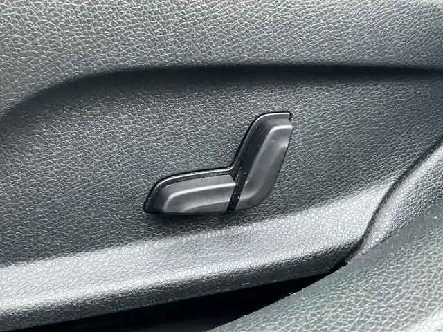Mercedes-Benz C view 19