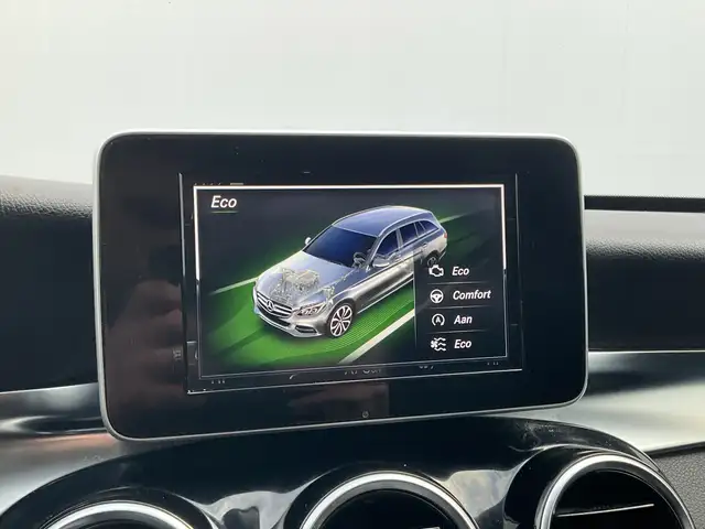 Mercedes-Benz C view 25