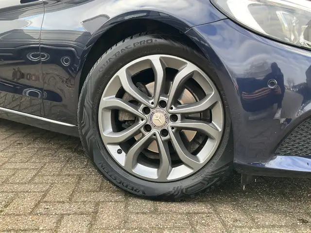 Mercedes-Benz C view 14