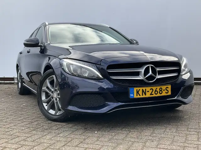 Mercedes-Benz C view 23