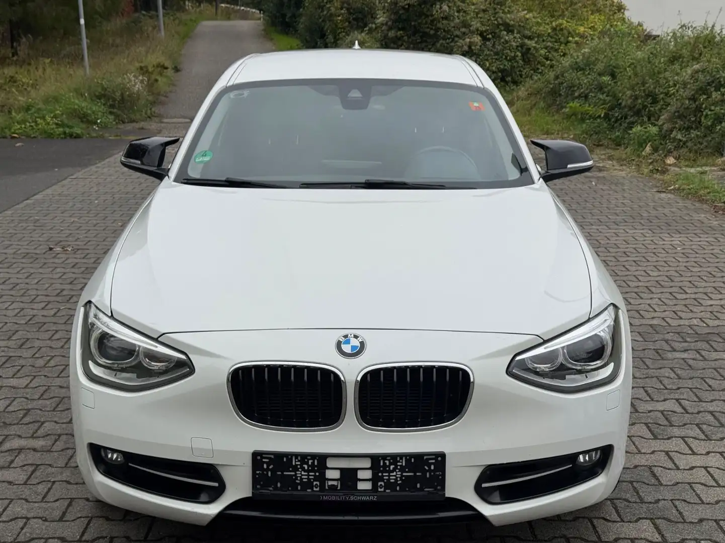 BMW 120 d Sport Line BI-XENON*NAVI*Tempomat*TÜV NEU Bianco - 2