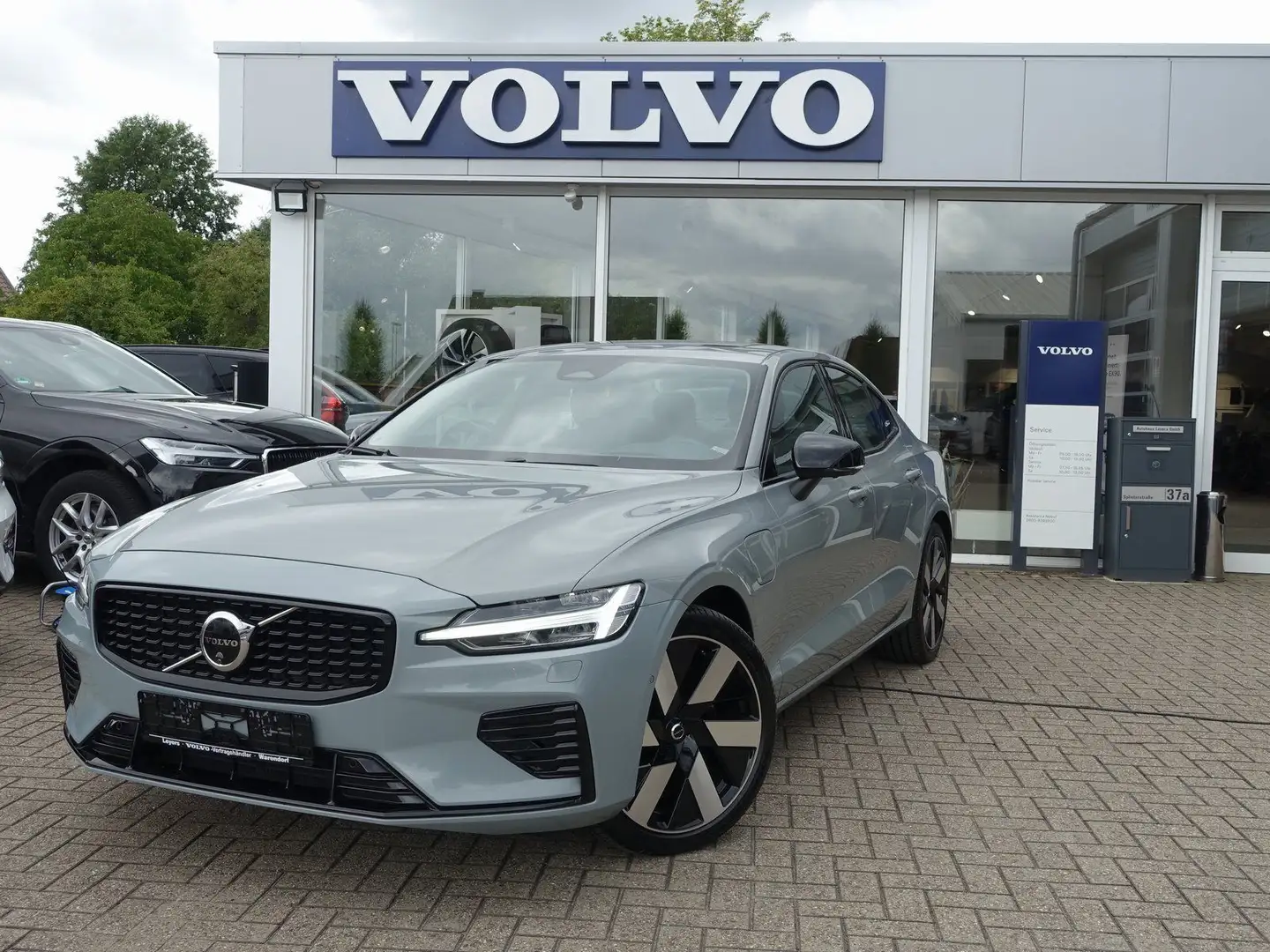Volvo S60 Recharge Ultimate T8 AWD/Massage/B&W/360° Grau - 1