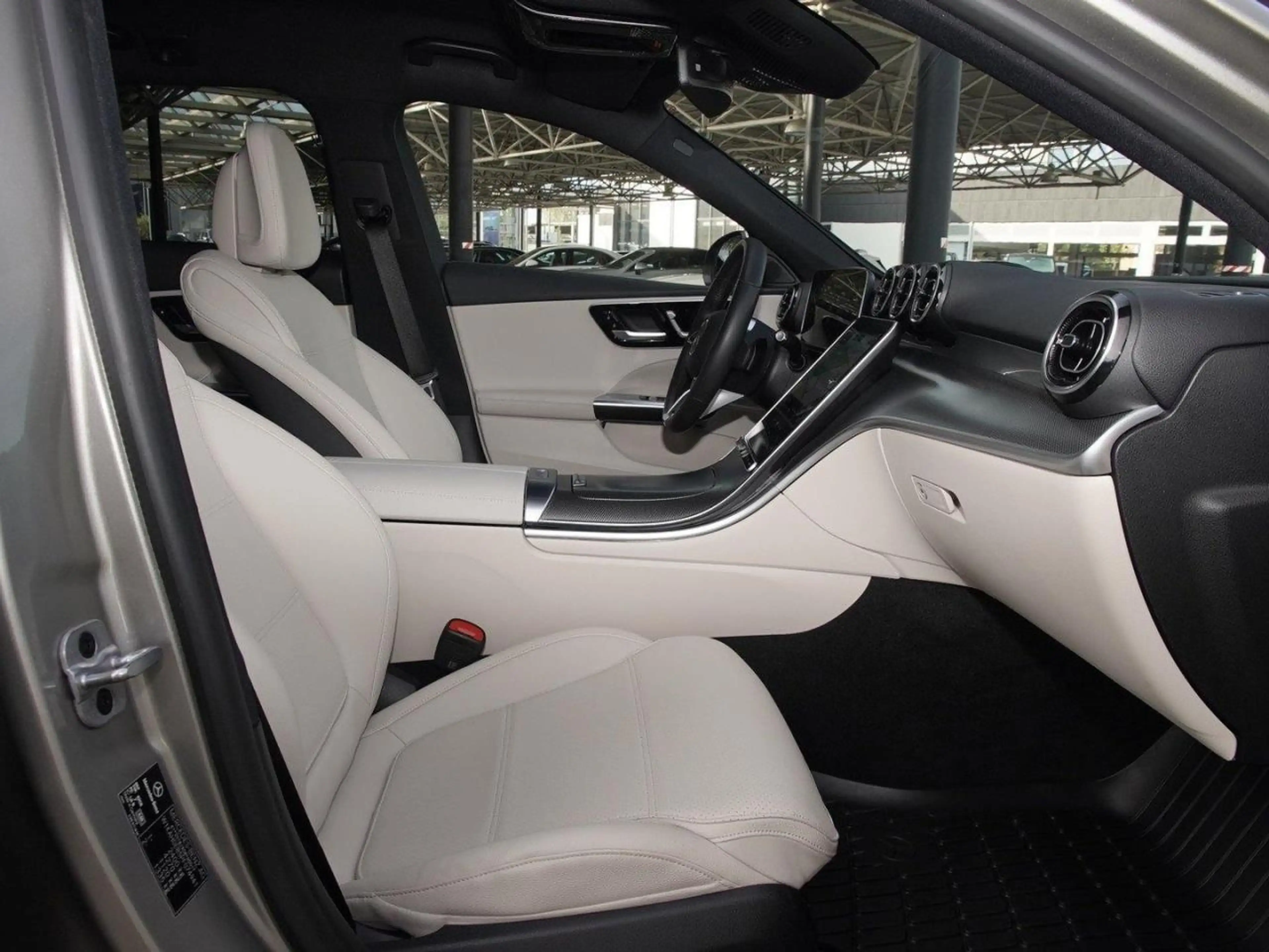 Mercedes-Benz C 220 d T Avantgarde Distronic MBUXNavi 360° AHK — photo 9
