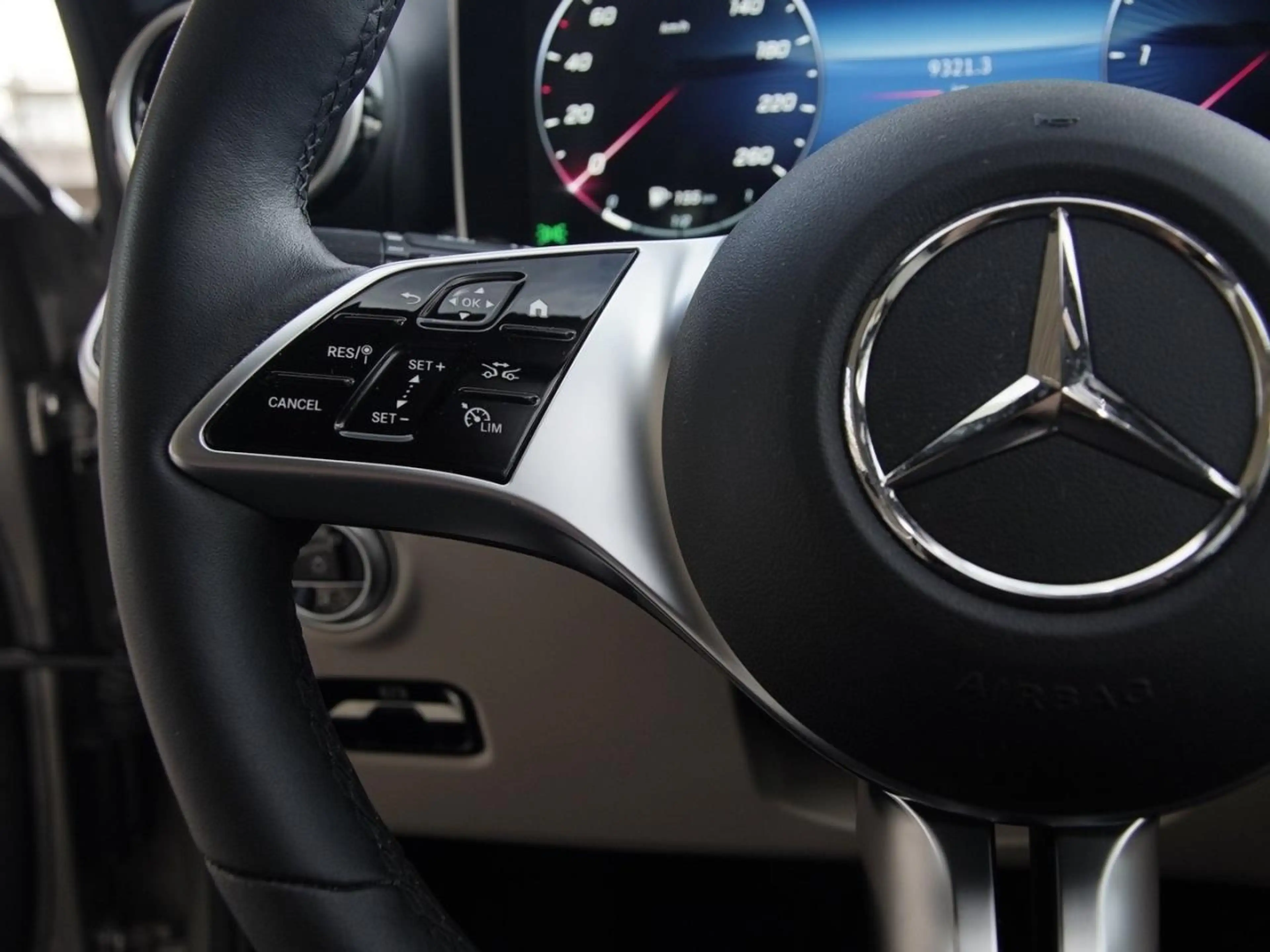 Mercedes-Benz C 220 d T Avantgarde Distronic MBUXNavi 360° AHK — photo 10