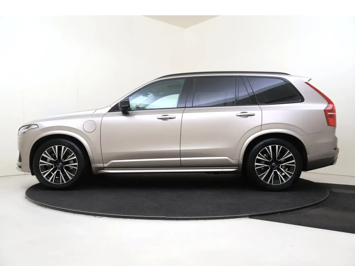 Volvo XC90 2.0 T8 AWD Ult. Dark | Bowers & Wilkins | Luchtver Grijs - 2