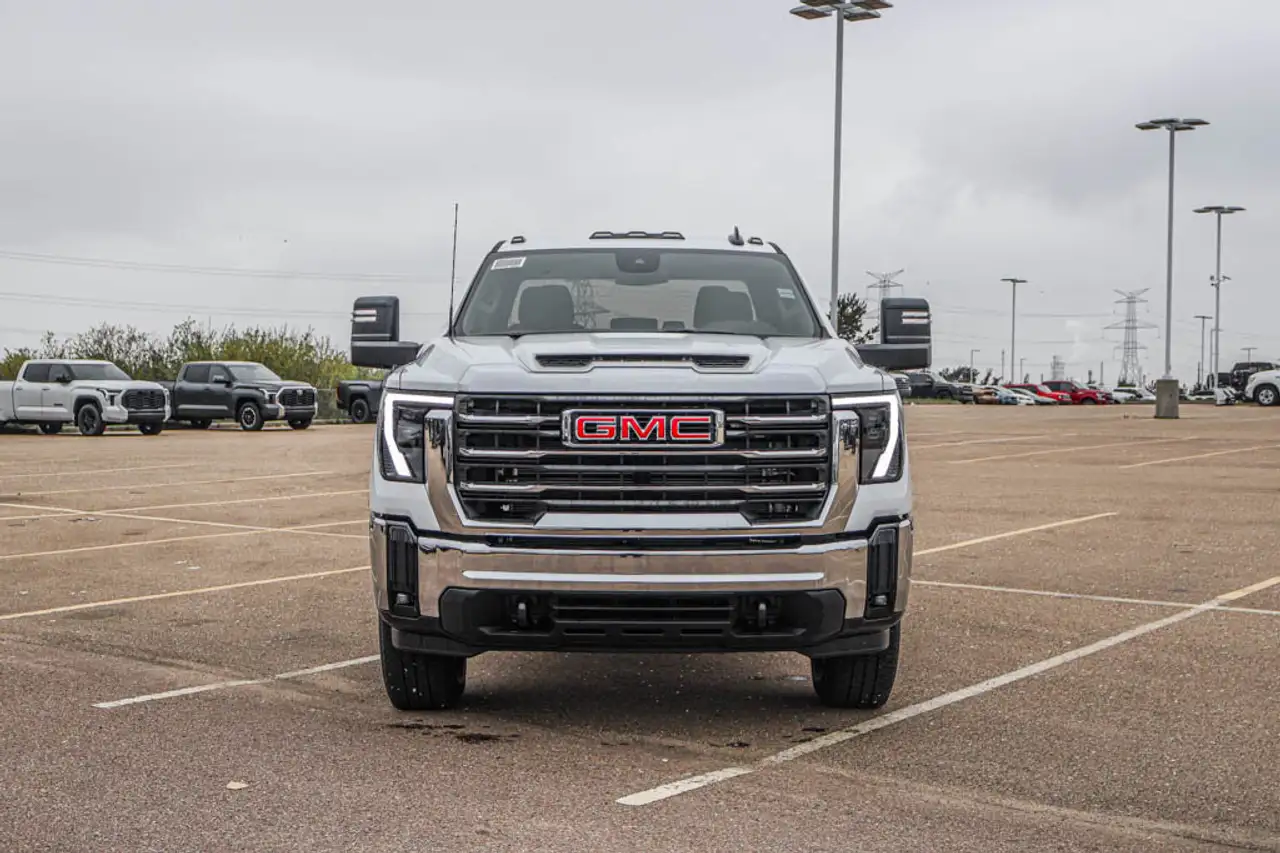GMC Sierra 3500HD снимка GMC Sierra 3500HD