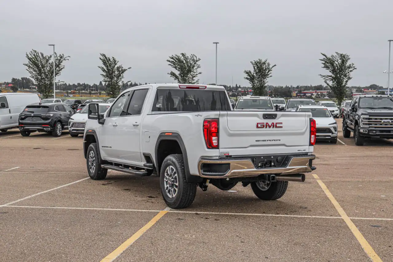 GMC Sierra 3500HD снимка GMC Sierra 3500HD