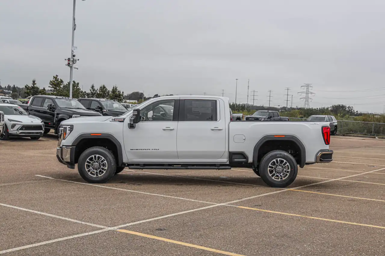 GMC Sierra 3500HD снимка GMC Sierra 3500HD