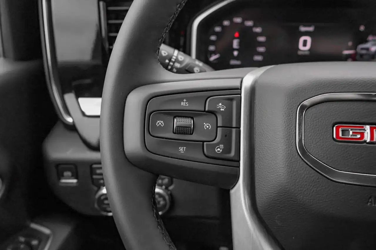 GMC Sierra 3500HD снимка GMC Sierra 3500HD