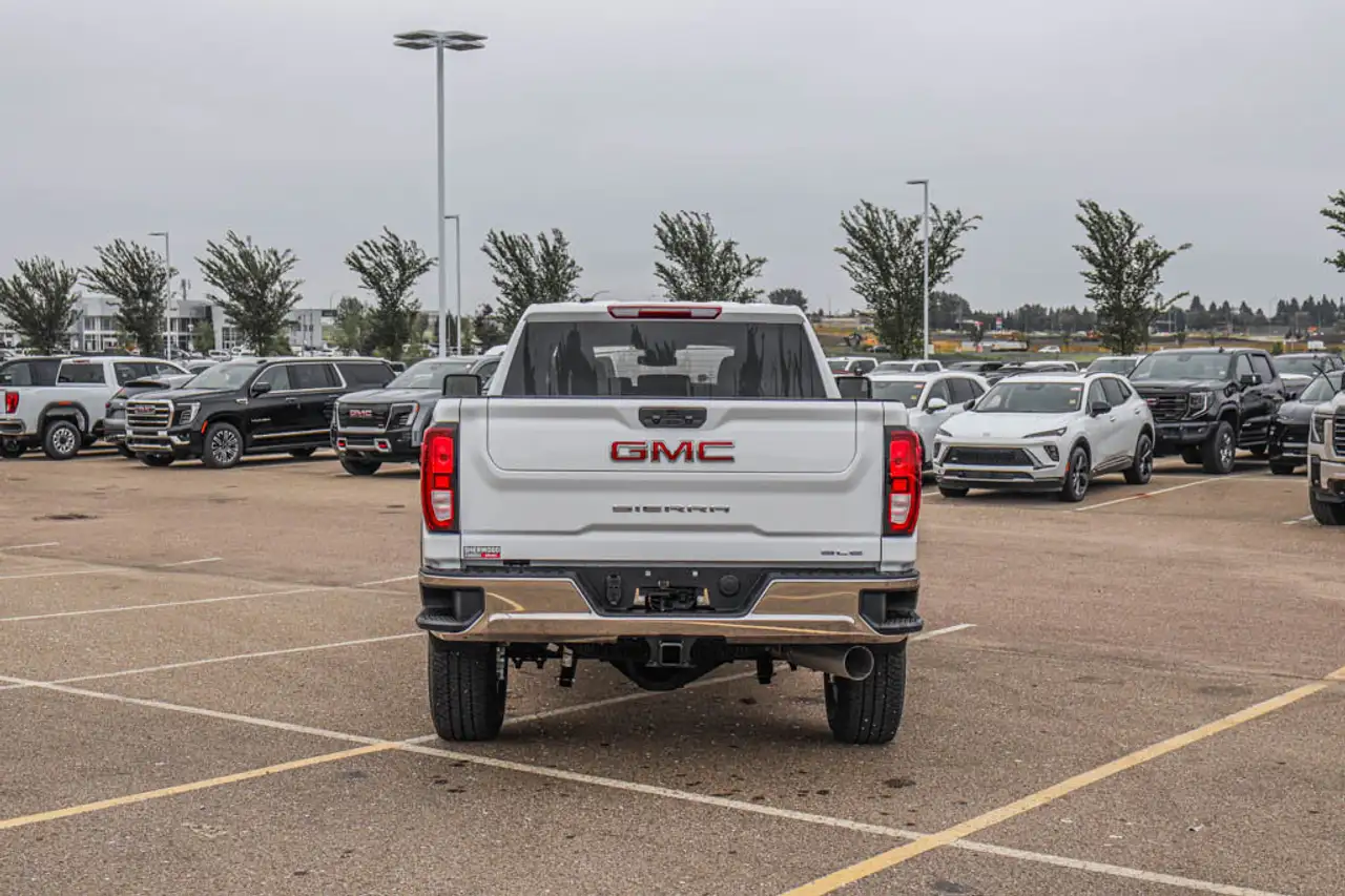 GMC Sierra 3500HD снимка GMC Sierra 3500HD